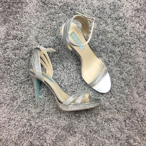 📦 Blue by Betsey Johnson “Ella” evening sandal